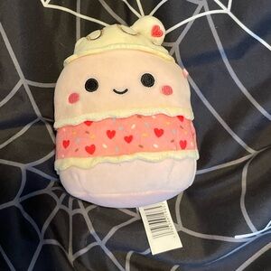 5” Valentines Cake Squishmallow (tags included)